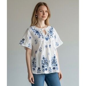 Bay Studio White Blue Floral Medium Embroidered Peasant Top Cotton Boho Blouse